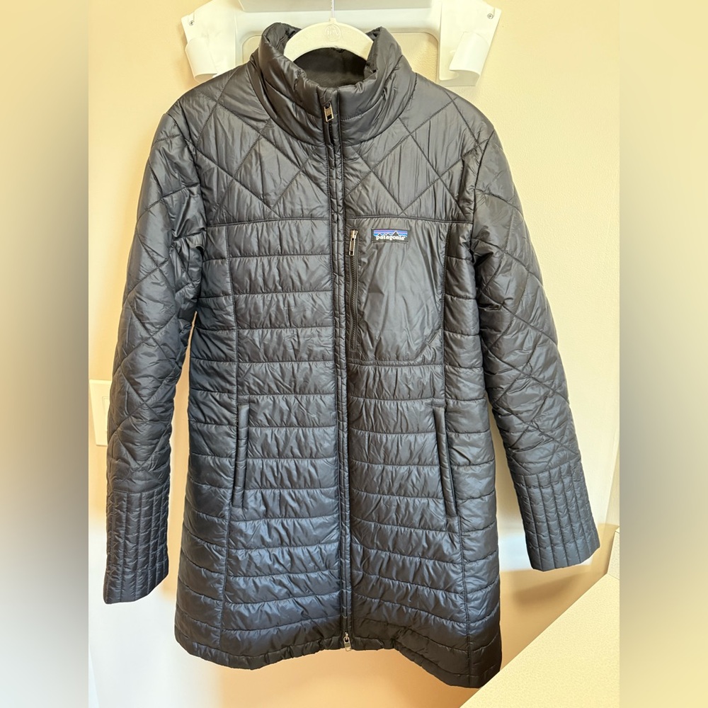 Patagonia Women's Black Quilted Parka - Picture 3 of 4
